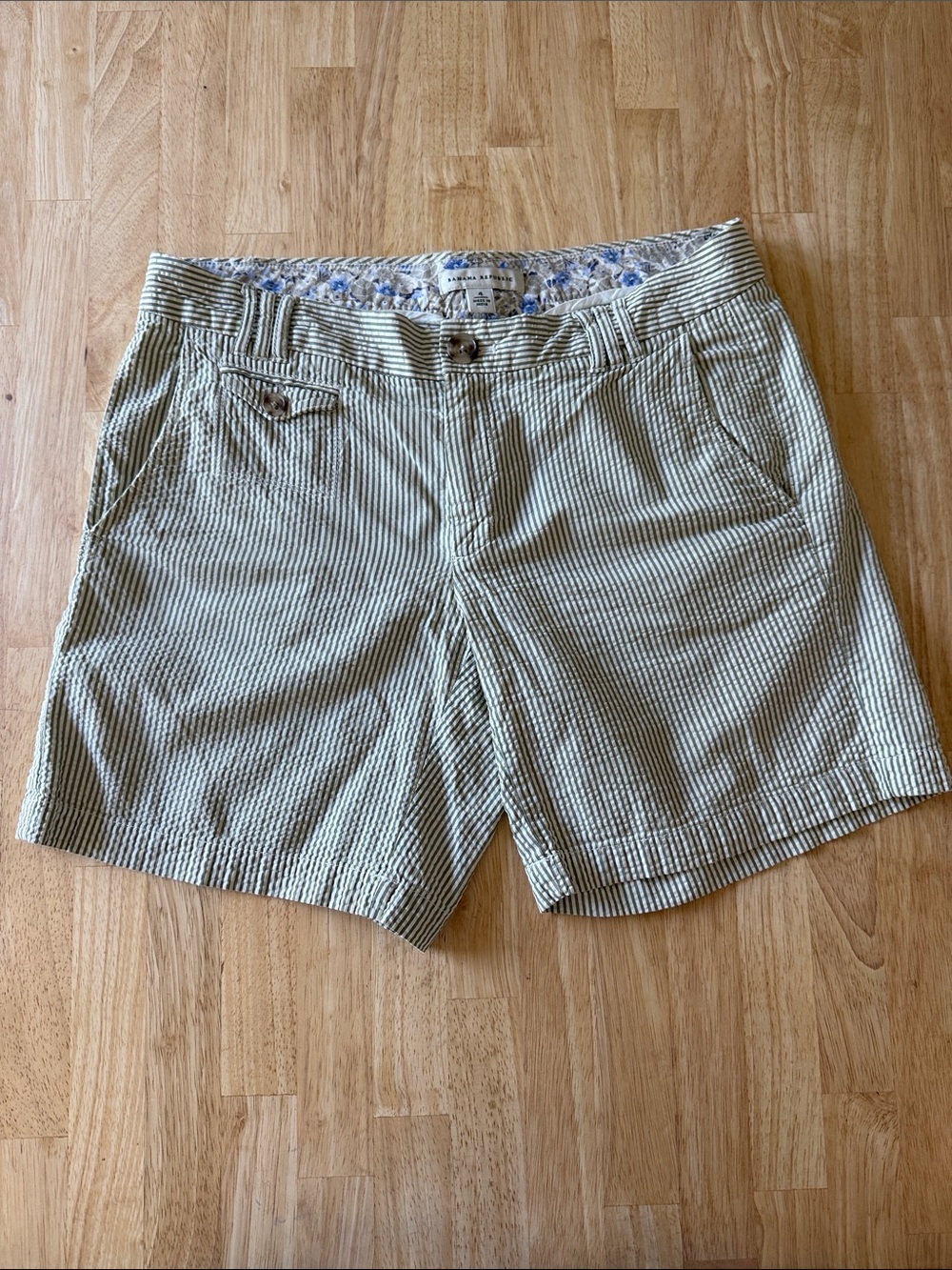 Banana Republic Seersucker Stripe Shorts in Sage Green